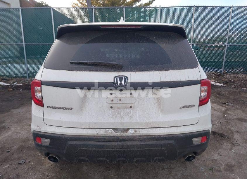 Photo 16 of 2019 Honda Passport EX-L (VIN 5FNYF8H5XKB008904)