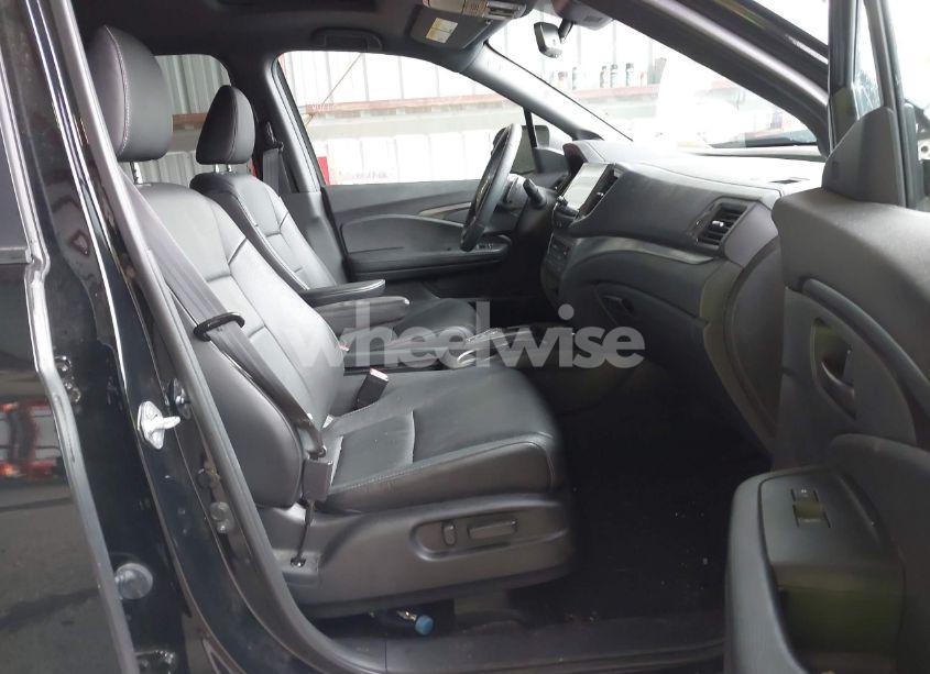 Photo 5 of 2023 Honda Passport AWD EX-L (VIN 5FNYF8H5XPB021370)