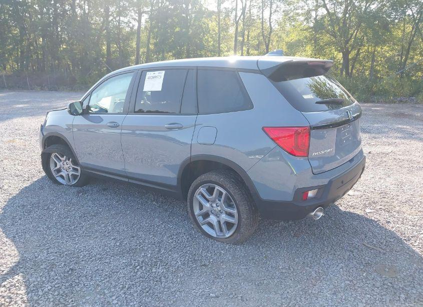 Photo 3 of 2024 Honda Passport AWD EX-L (VIN 5FNYF8H5XRB017757)