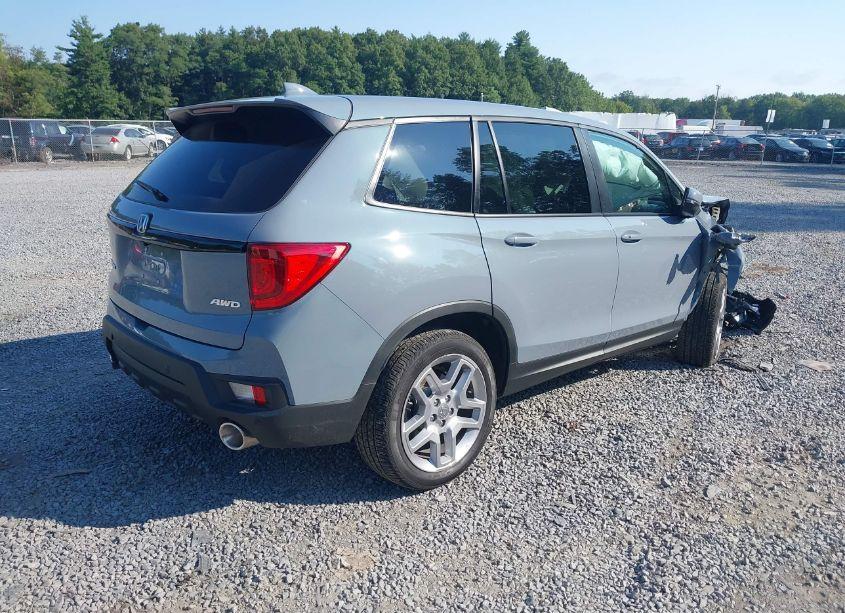 Photo 4 of 2024 Honda Passport AWD EX-L (VIN 5FNYF8H5XRB017757)