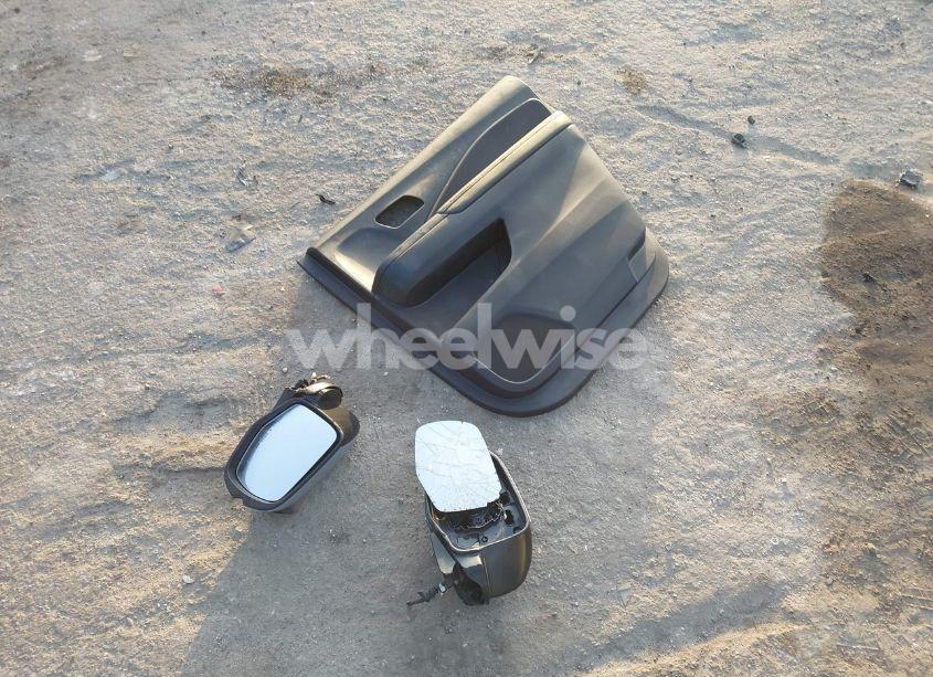 Photo 12 of 2024 Honda Passport AWD EX-L (VIN 5FNYF8H5XRB017807)