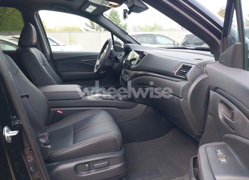 Photo 5 of 2025 Honda Passport AWD TRAILSPORT (VIN 5FNYF8H65SB006177)