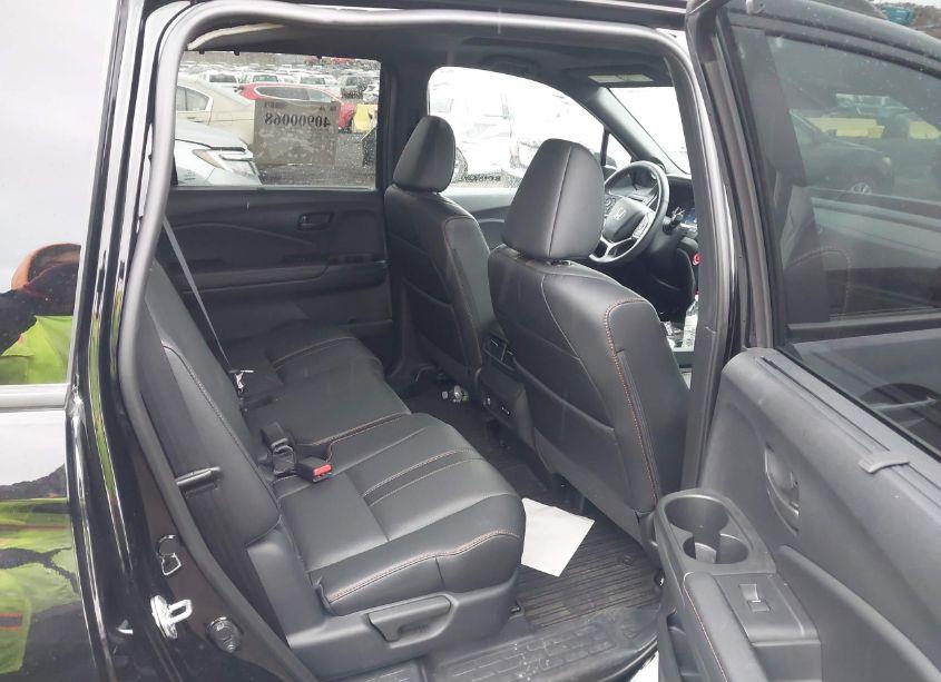 Photo 8 of 2024 Honda Passport AWD TRAILSPORT (VIN 5FNYF8H6XRB007934)