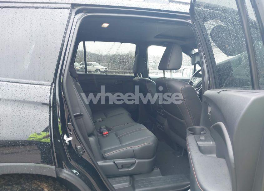 Photo 8 of 2024 Honda Passport TRAILSPORT (VIN 5FNYF8H6XRB019629)