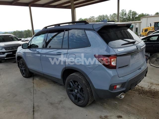 Photo 3 of 2025 HONDA PASSPORT BLACK EDITION (VIN 5FNYF8H88SB013433)