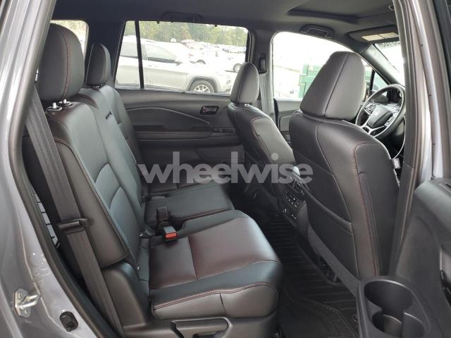 Photo 6 of 2025 HONDA PASSPORT BLACK EDITION (VIN 5FNYF8H88SB013433)