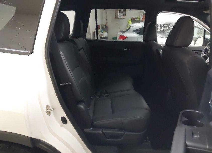 Photo 8 of 2019 Honda Passport TOURING (VIN 5FNYF8H93KB017608)