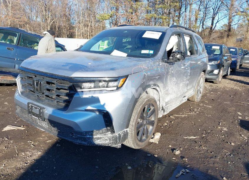 Photo 2 of 2025 Honda Pilot SPORT (VIN 5FNYG1H39SB017788)