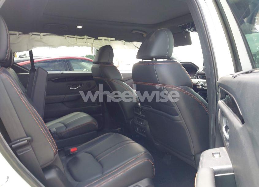 Photo 8 of 2024 Honda Pilot TRAILSPORT (VIN 5FNYG1H6XRB004763)