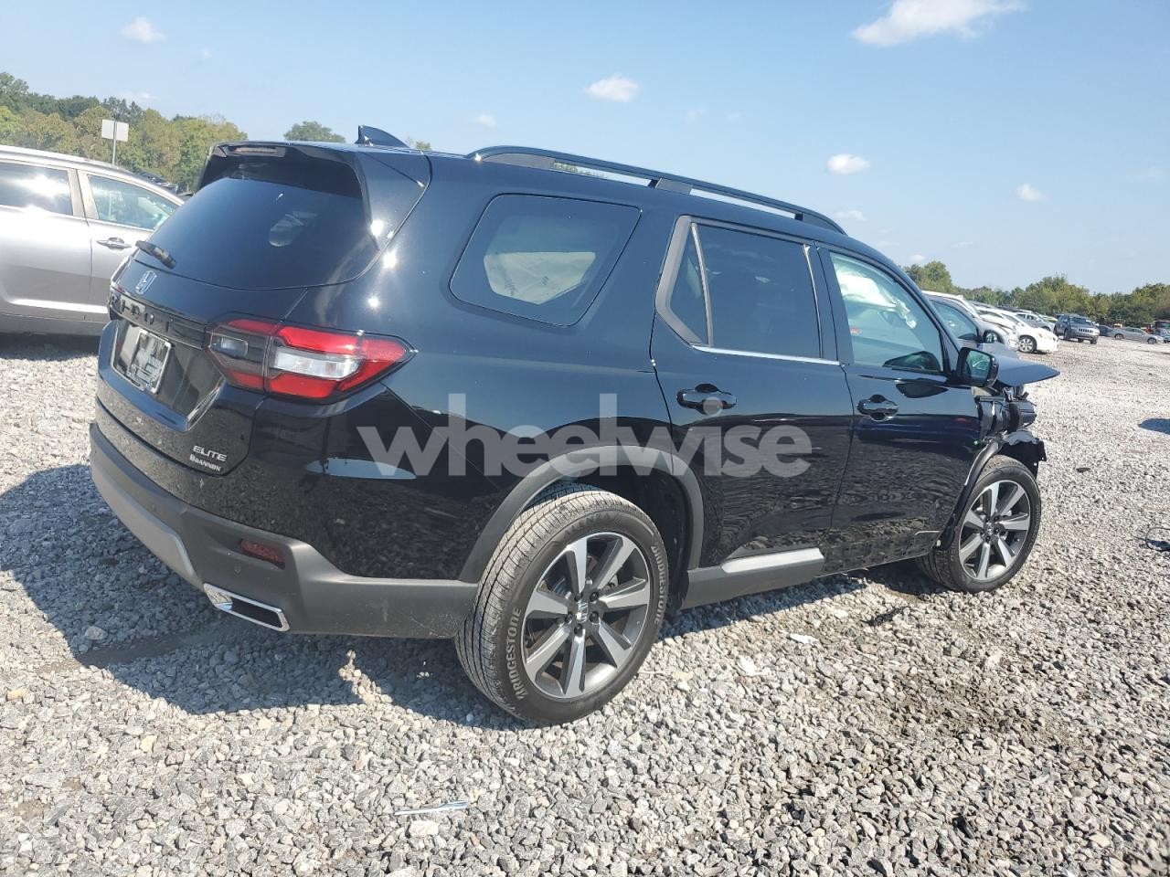 Photo 3 of 2025 HONDA PILOT ELITE (VIN 5FNYG1H8XSB137420)
