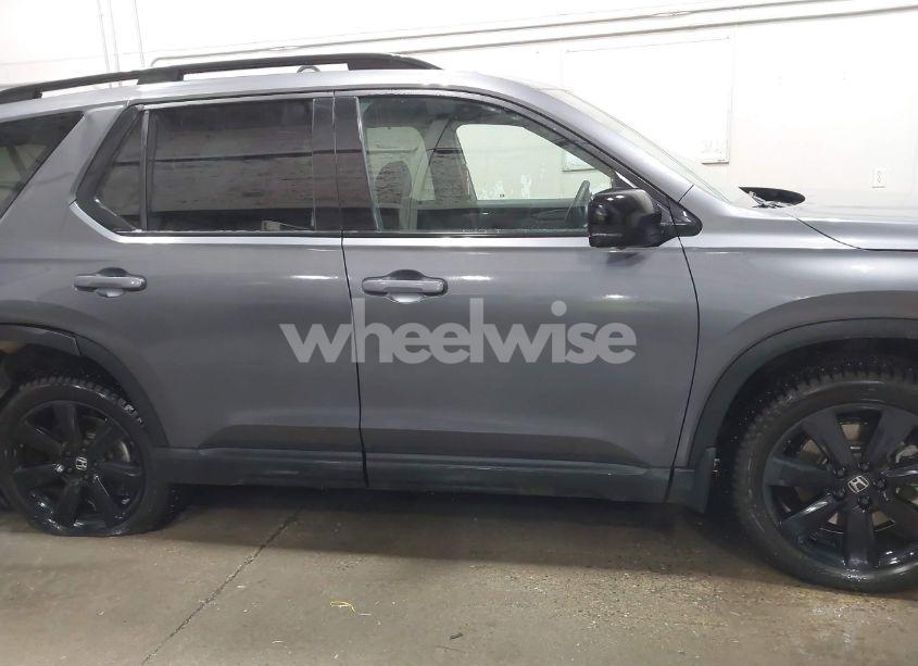 Photo 13 of 2025 Honda Pilot BLACK EDITION (VIN 5FNYG1H91SB034976)