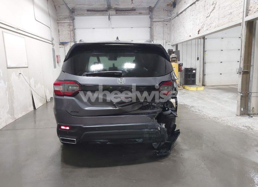 Photo 16 of 2025 Honda Pilot BLACK EDITION (VIN 5FNYG1H91SB034976)
