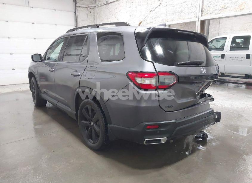 Photo 3 of 2025 Honda Pilot BLACK EDITION (VIN 5FNYG1H91SB034976)