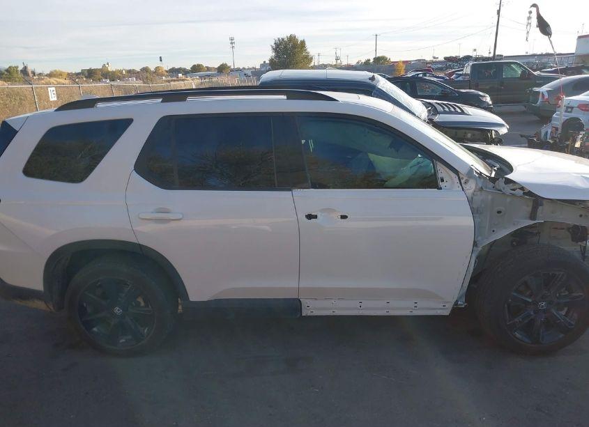 Photo 14 of 2025 Honda Pilot BLACK EDITION (VIN 5FNYG1H99SB052805)