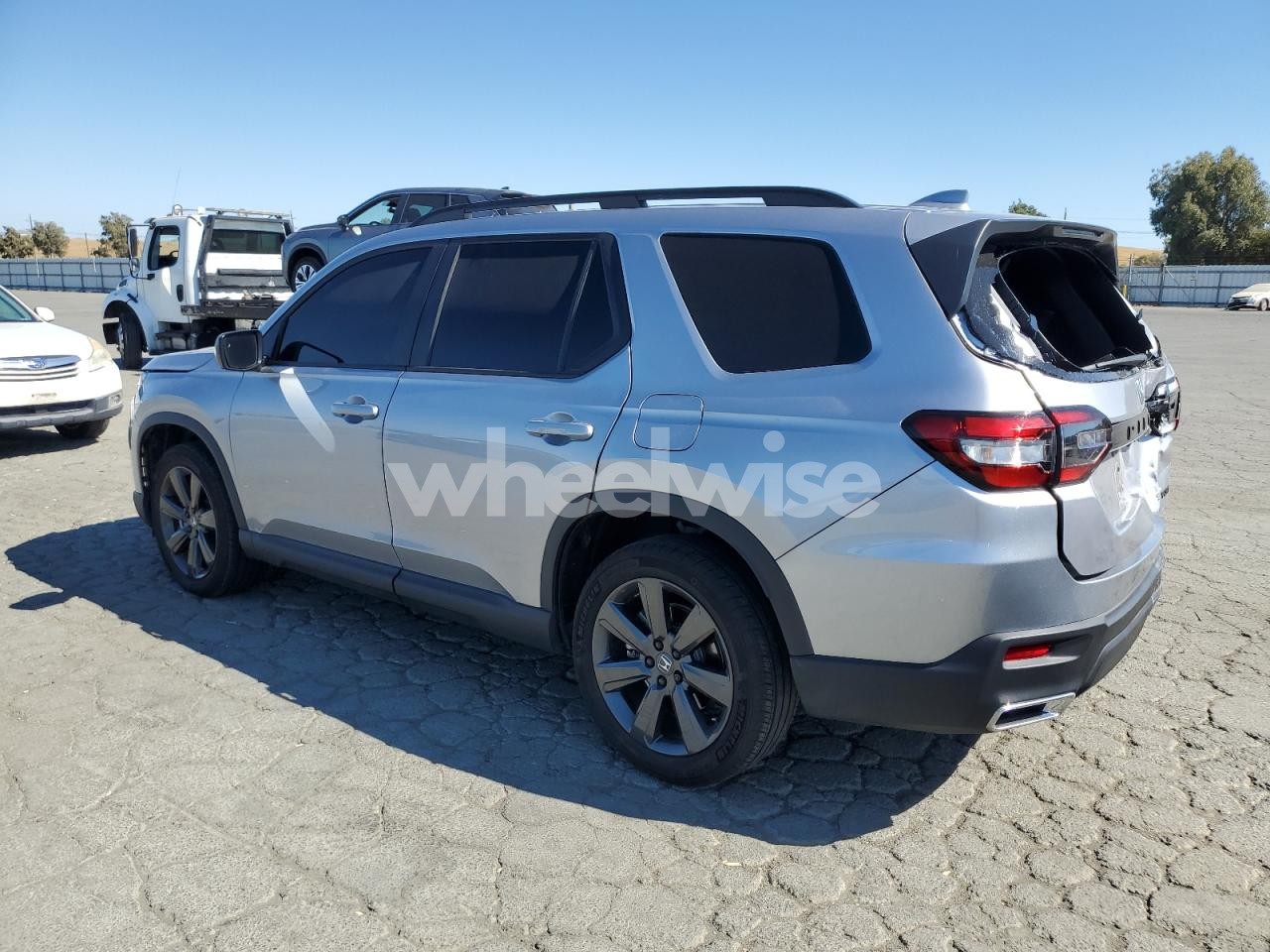 Photo 2 of 2024 HONDA PILOT SPORT (VIN 5FNYG2H39RB001414)