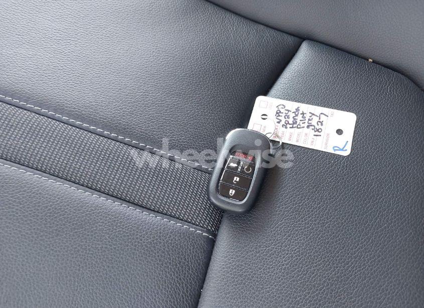 Photo 11 of 2024 Honda Pilot EX-L 7 PASSENGER (VIN 5FNYG2H5XRB001827)