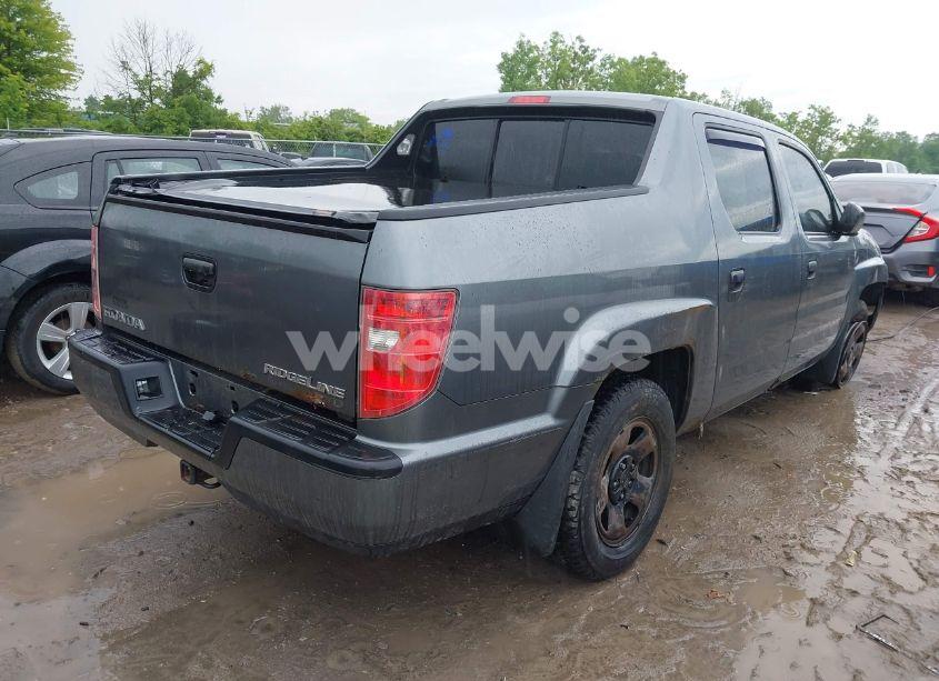 Photo 4 of 2010 Honda Ridgeline RT (VIN 5FPYK1F22AB001981)