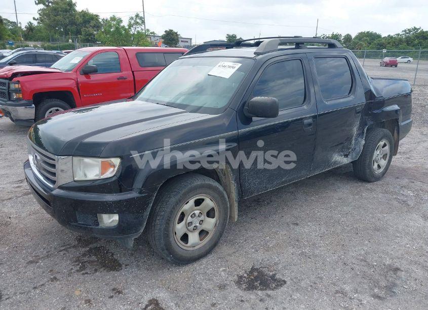 Photo 2 of 2013 Honda Ridgeline RT (VIN 5FPYK1F26DB013832)