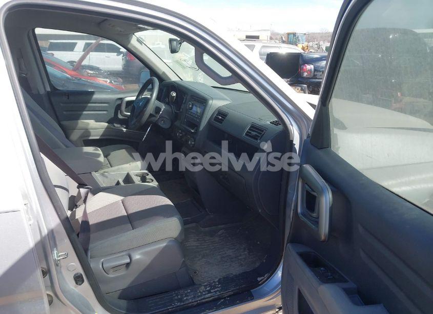 Photo 5 of 2013 Honda Ridgeline RTS (VIN 5FPYK1F47DB015204)