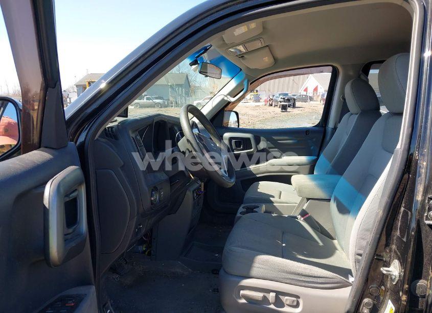 Photo 5 of 2011 Honda Ridgeline RTS (VIN 5FPYK1F48BB005889)