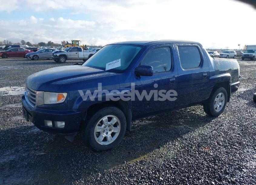 Photo 2 of 2014 Honda Ridgeline RTS (VIN 5FPYK1F48EB004729)