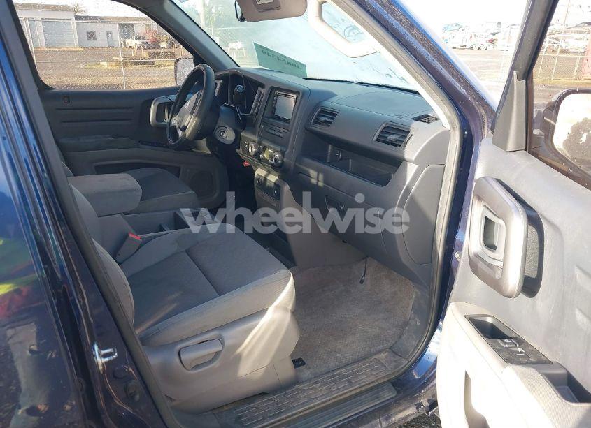 Photo 5 of 2014 Honda Ridgeline RTS (VIN 5FPYK1F48EB004729)