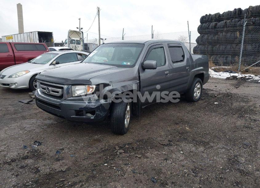 Photo 2 of 2010 Honda Ridgeline RTS (VIN 5FPYK1F4XAB012888)