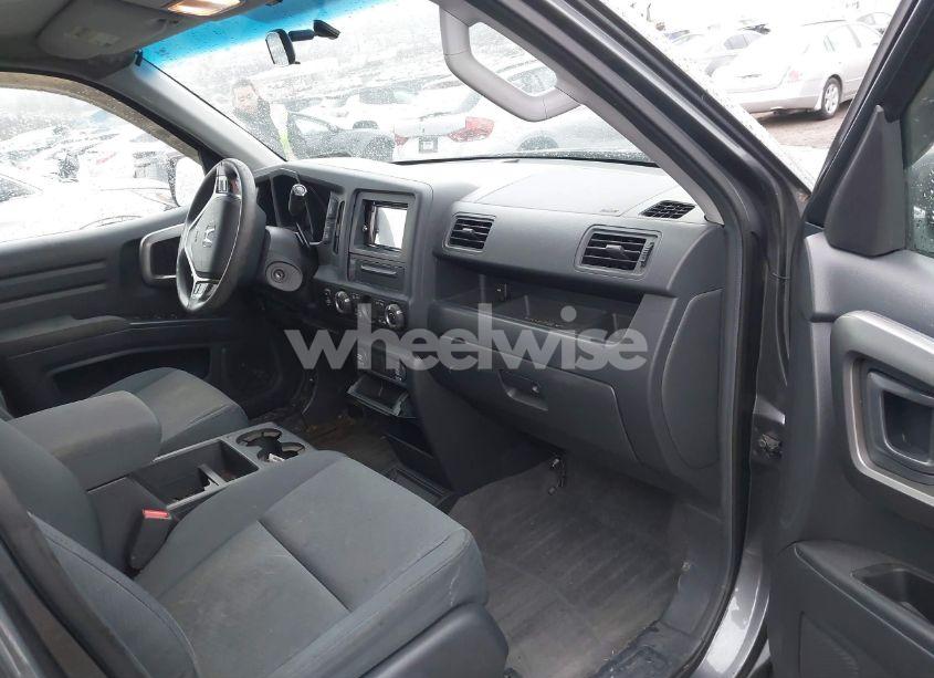 Photo 5 of 2010 Honda Ridgeline RTS (VIN 5FPYK1F4XAB012888)