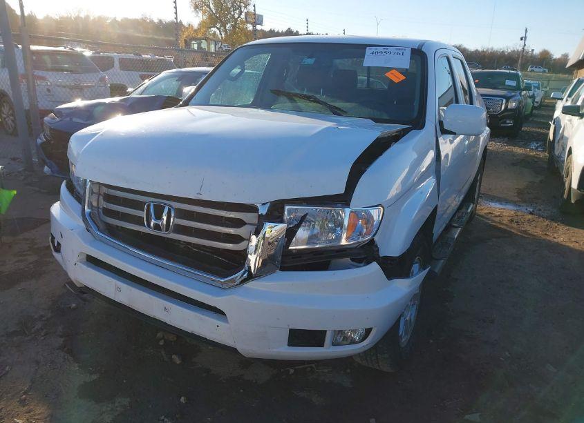 Photo 2 of 2013 Honda Ridgeline RTS (VIN 5FPYK1F4XDB016119)