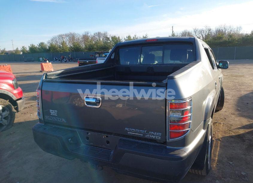 Photo 4 of 2013 Honda Ridgeline RTL (VIN 5FPYK1F50DB501877)