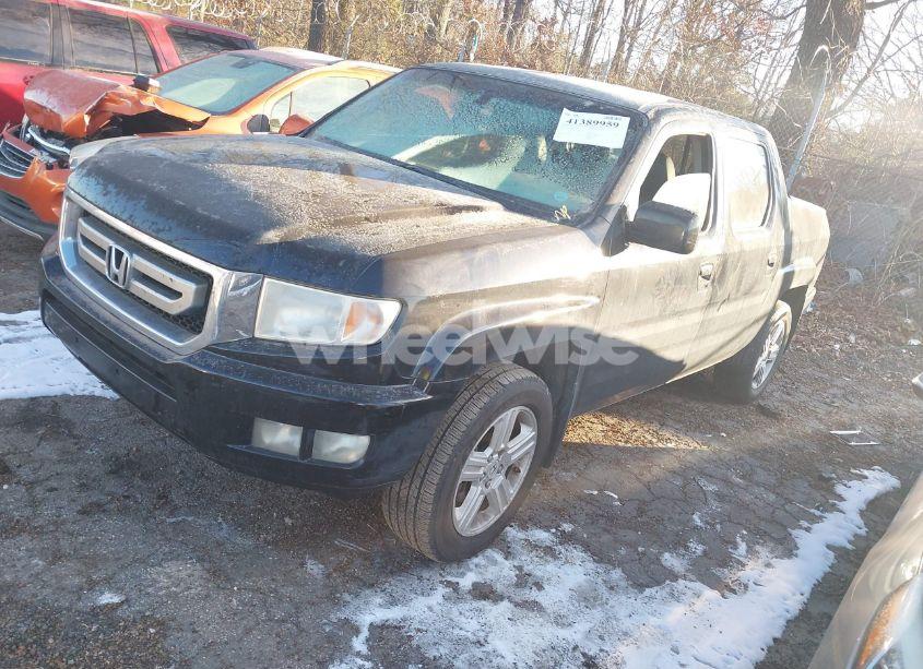 Photo 2 of 2011 Honda Ridgeline RTL (VIN 5FPYK1F51BB009257)