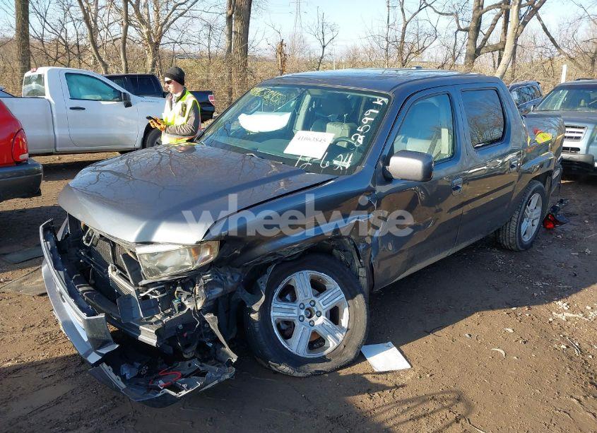 Photo 2 of 2013 Honda Ridgeline RTL (VIN 5FPYK1F51DB002599)