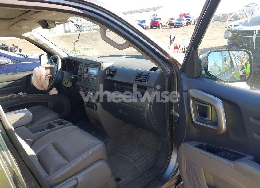 Photo 5 of 2013 Honda Ridgeline RTL (VIN 5FPYK1F51DB002599)