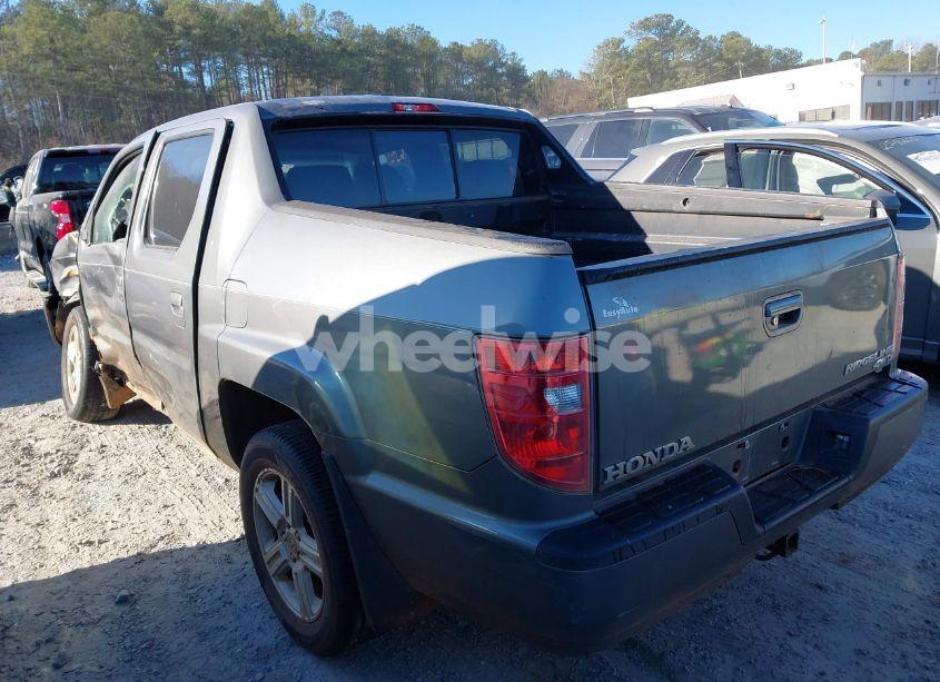 Photo 3 of 2010 Honda Ridgeline RTL (VIN 5FPYK1F52AB004678)