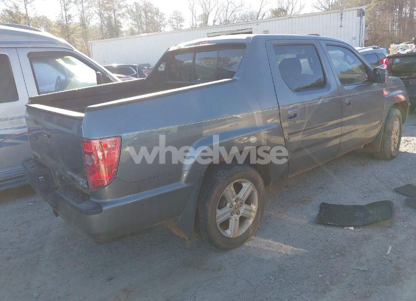 Photo 4 of 2010 Honda Ridgeline RTL (VIN 5FPYK1F52AB004678)