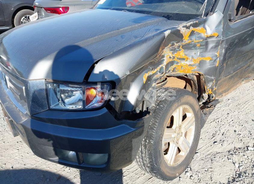 Photo 6 of 2010 Honda Ridgeline RTL (VIN 5FPYK1F52AB004678)