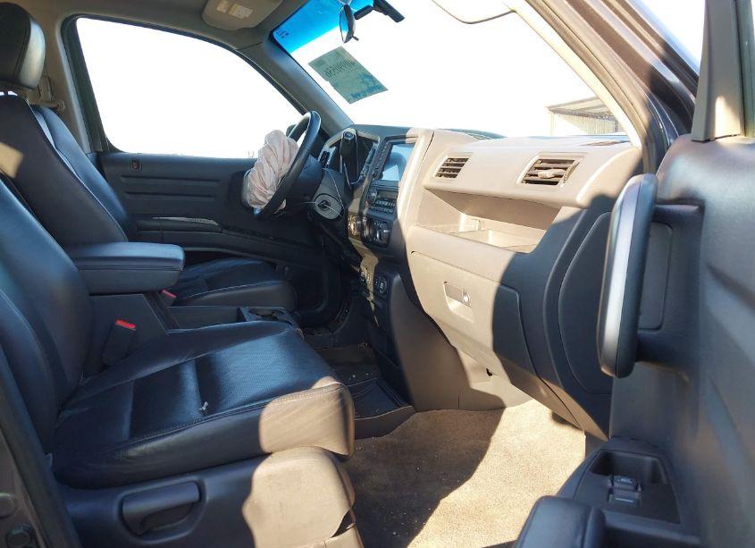 Photo 5 of 2011 Honda Ridgeline RTL (VIN 5FPYK1F52BB455191)