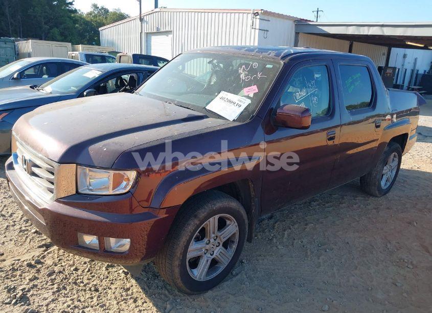 Photo 2 of 2013 Honda Ridgeline RTL (VIN 5FPYK1F52DB502271)