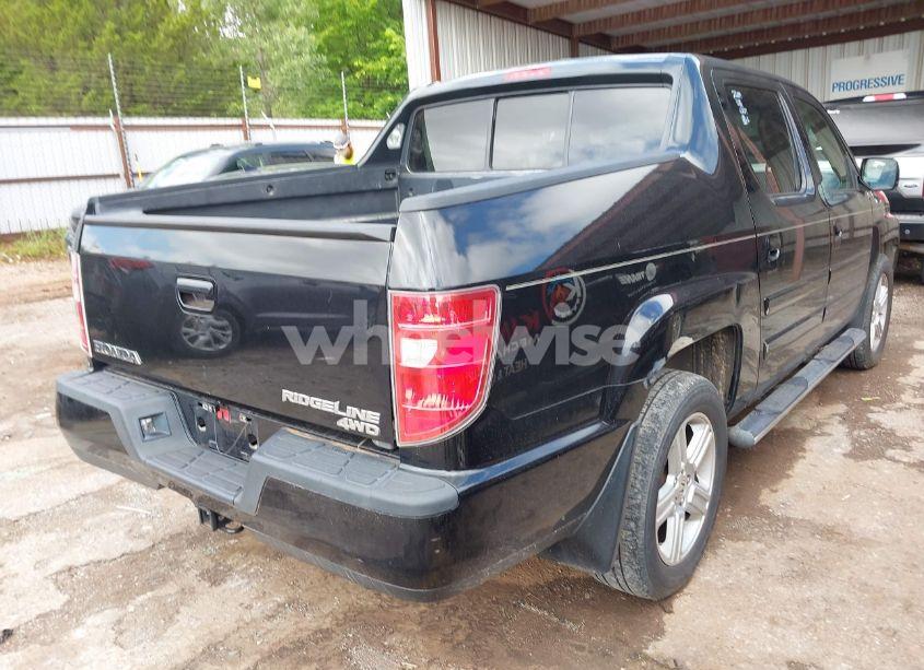 Photo 4 of 2010 Honda Ridgeline RTL (VIN 5FPYK1F54AB008375)