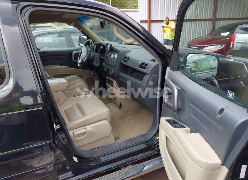 Photo 5 of 2010 Honda Ridgeline RTL (VIN 5FPYK1F54AB008375)