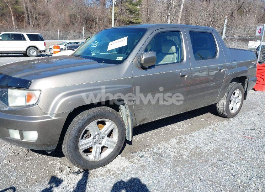 Photo 2 of 2010 Honda Ridgeline RTL (VIN 5FPYK1F54AB008506)