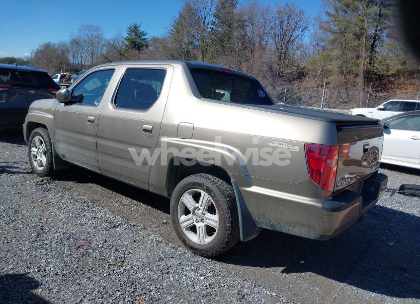 Photo 3 of 2010 Honda Ridgeline RTL (VIN 5FPYK1F54AB008506)