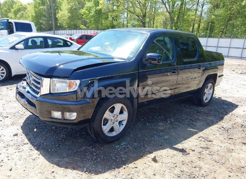 Photo 2 of 2013 Honda Ridgeline RTL (VIN 5FPYK1F54DB002709)
