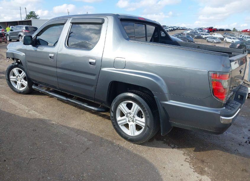 Photo 3 of 2013 Honda Ridgeline RTL (VIN 5FPYK1F55DB004002)