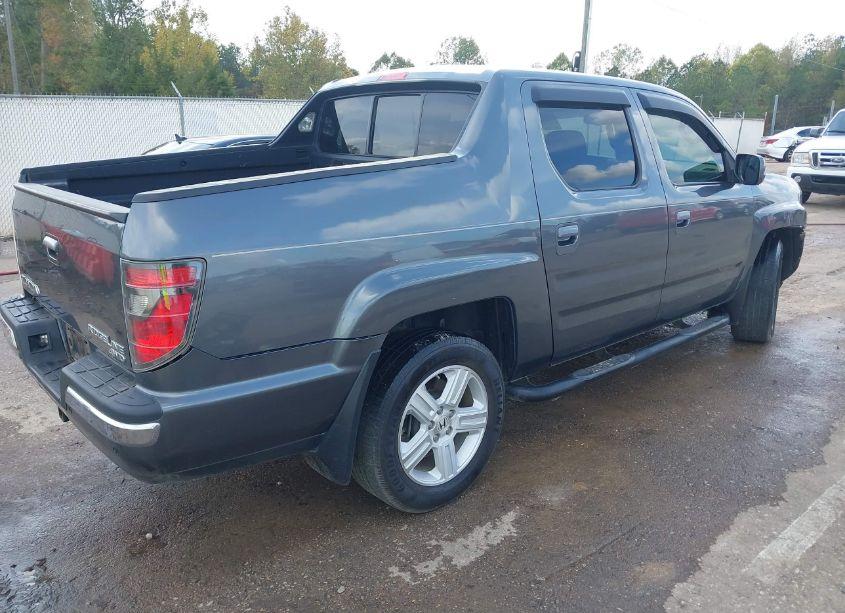 Photo 4 of 2013 Honda Ridgeline RTL (VIN 5FPYK1F55DB004002)