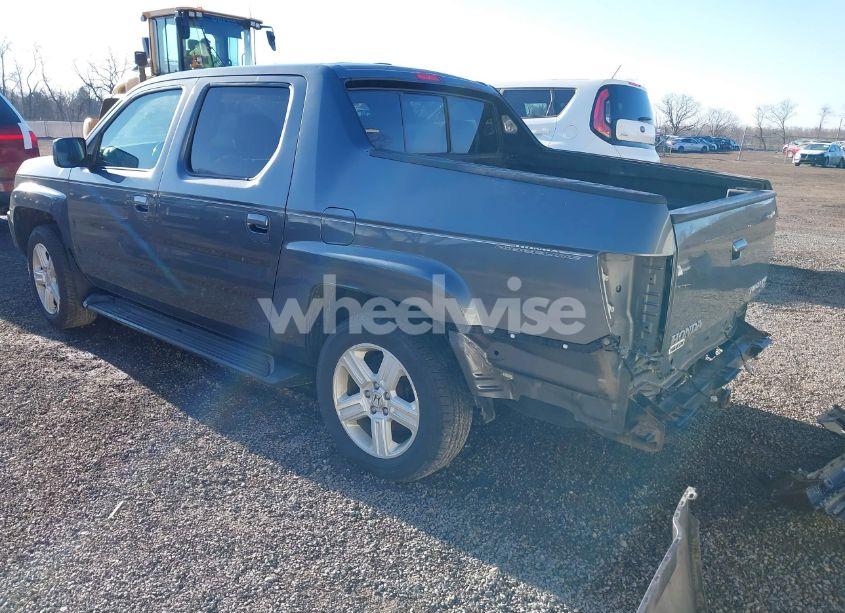Photo 3 of 2013 Honda Ridgeline RTL (VIN 5FPYK1F55DB004842)