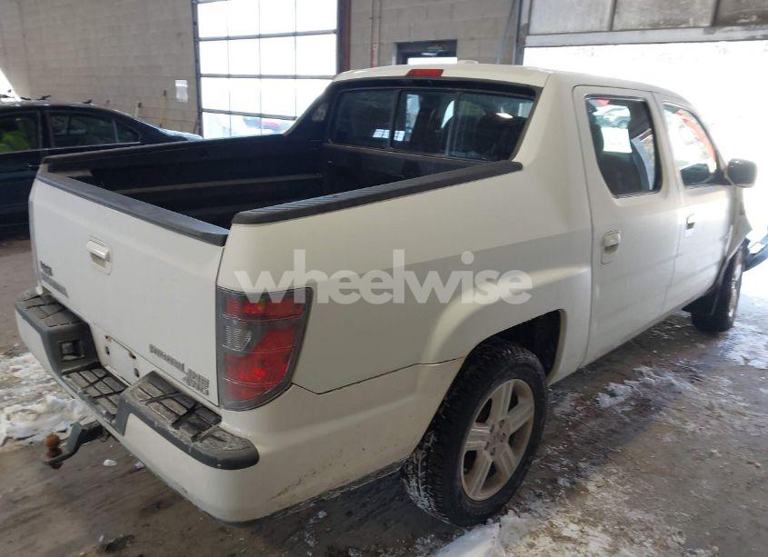 Photo 4 of 2014 Honda Ridgeline RTL (VIN 5FPYK1F55EB012490)