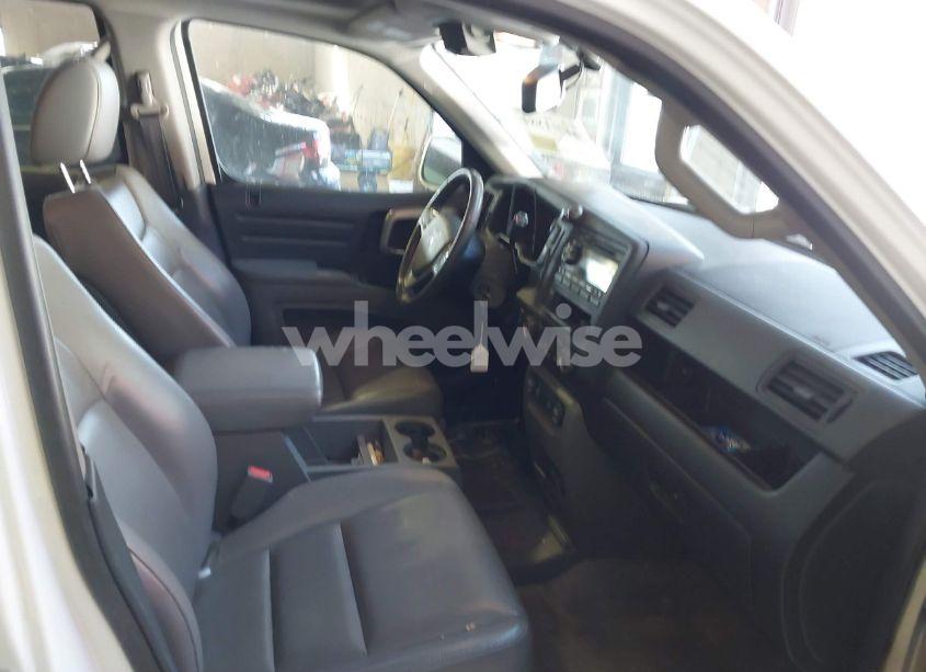 Photo 5 of 2014 Honda Ridgeline RTL (VIN 5FPYK1F55EB012490)