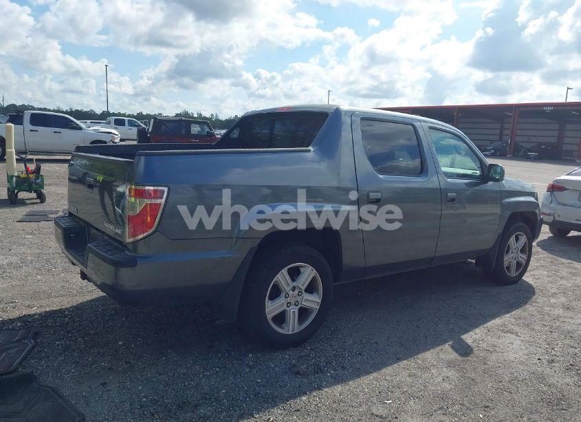 Photo 4 of 2010 Honda Ridgeline RTL (VIN 5FPYK1F56AB001976)