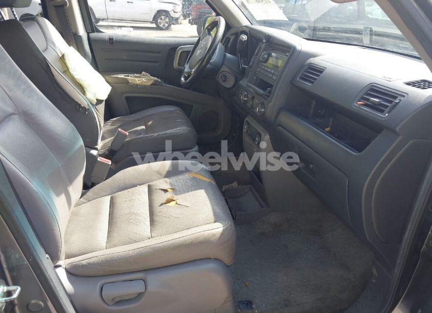 Photo 5 of 2010 Honda Ridgeline RTL (VIN 5FPYK1F56AB001976)